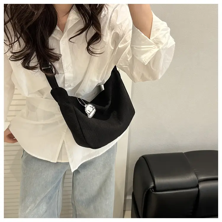 Green Japanese Literary Large-Capacity Crossbody Bag for Women — feature 24