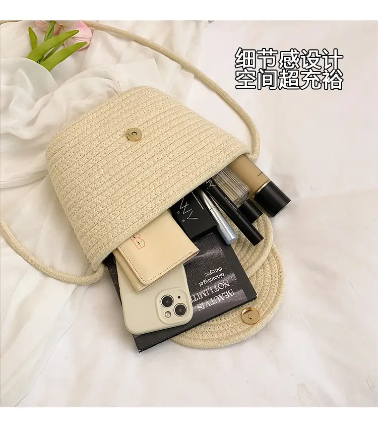 Women's Pearl Pearl Flip Bucket Bag 2025 — feature 6