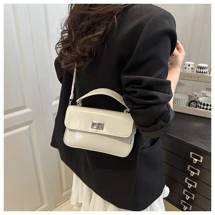 Silver Korean Style Women's Crossbody Bag 2025 — feature 12