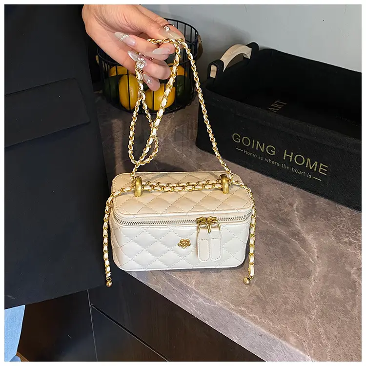 White Rhombic Chain Shoulder Bag for Women — feature 16