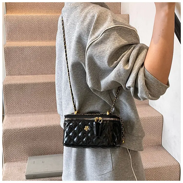 White Rhombic Chain Shoulder Bag for Women — feature 22