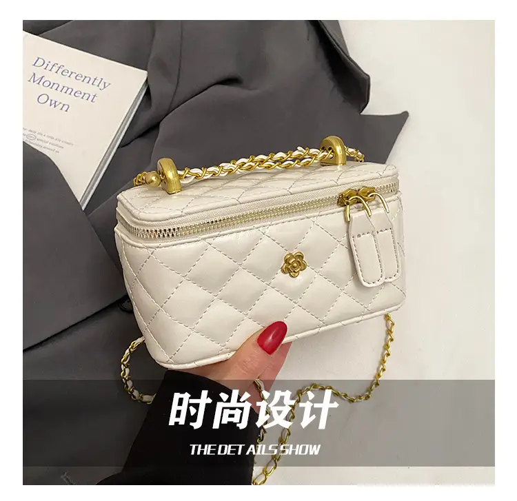 White Rhombic Chain Shoulder Bag for Women — feature 7