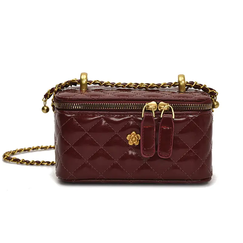 White Rhombic Chain Shoulder Bag for Women - Image 2