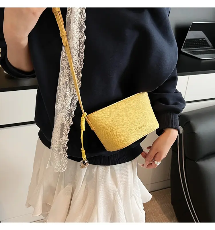 Women's Summer Shoulder Messenger Bag Beige Textured 2025 — feature 14