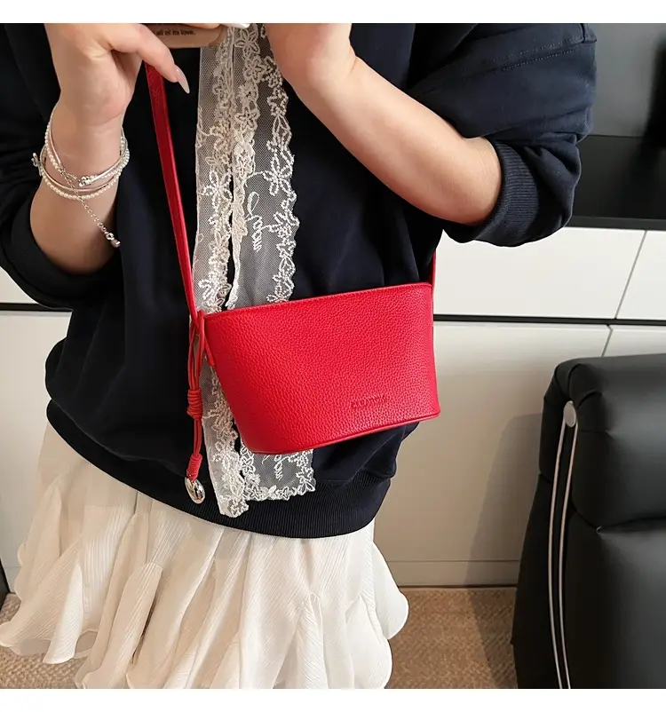 Women's Summer Shoulder Messenger Bag Beige Textured 2025 — feature 8