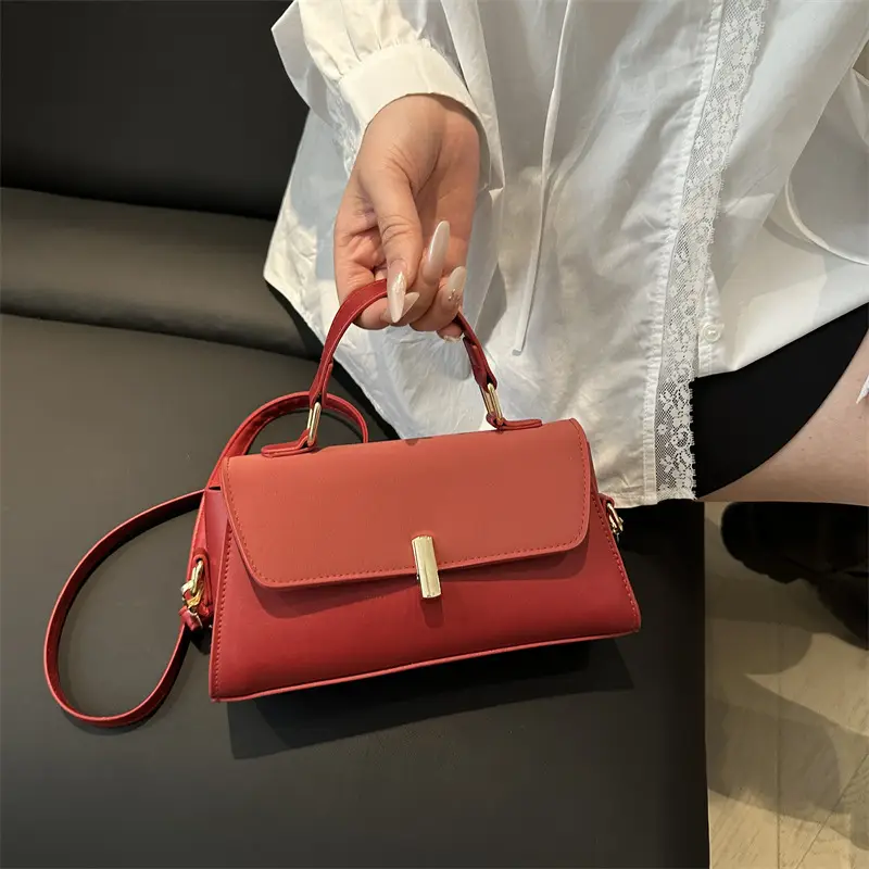 Black Textured Shoulder Bag for Women 2025 - Image 6