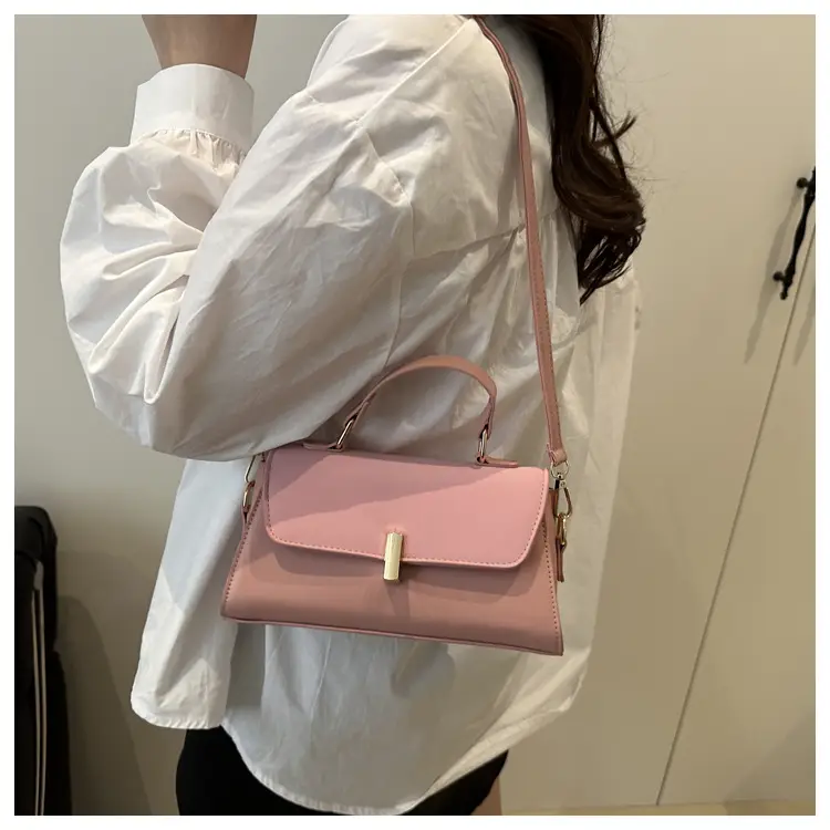 Black Textured Shoulder Bag for Women 2025 — feature 12