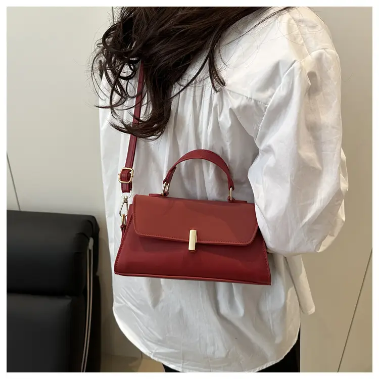 Black Textured Shoulder Bag for Women 2025 — feature 16