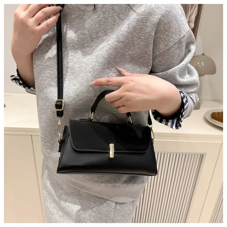 Black Textured Shoulder Bag for Women 2025 — feature 9