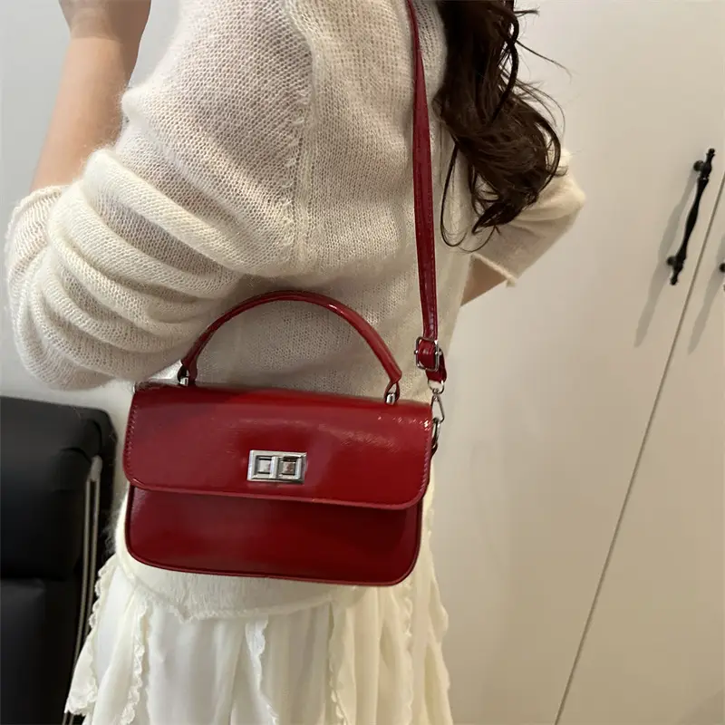 Elegant White Square Satchel Bag for Women - Image 7