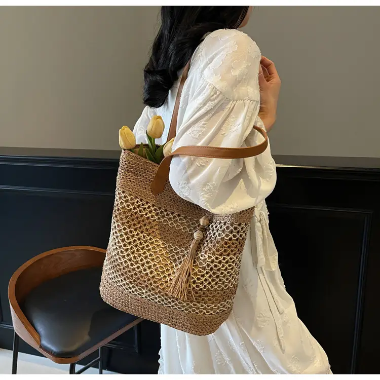 Straw Tote Bag Forest Color Casual Commute Vacation — feature 17