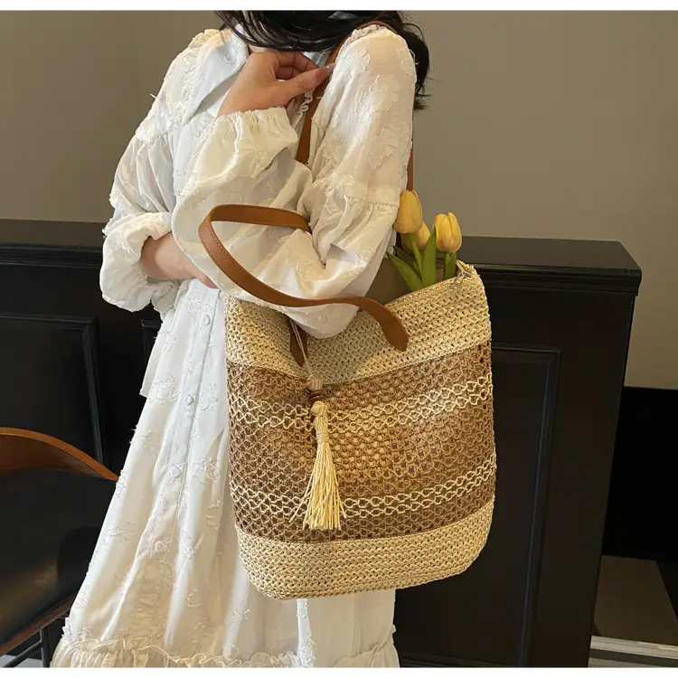 Straw Tote Bag Forest Color Casual Commute Vacation — feature 21