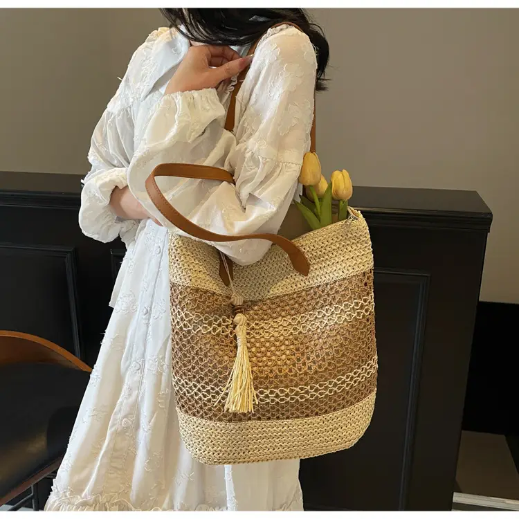 Straw Tote Bag Forest Color Casual Commute Vacation — feature 22