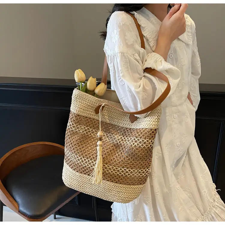 Straw Tote Bag Forest Color Casual Commute Vacation — feature 30