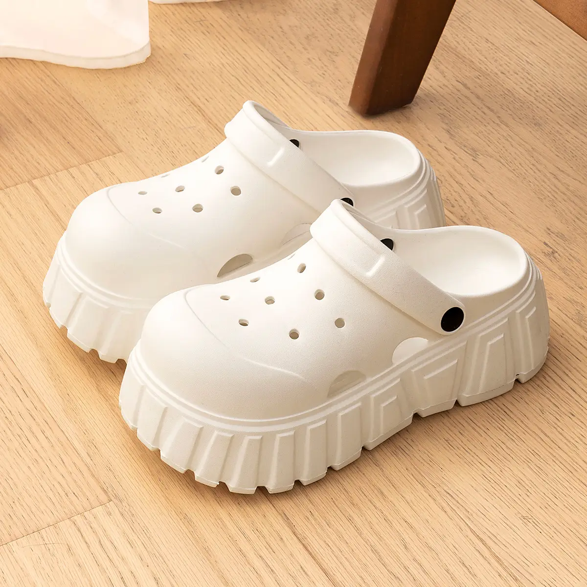 White Non-Slip Hole Earrings Slippers for Women