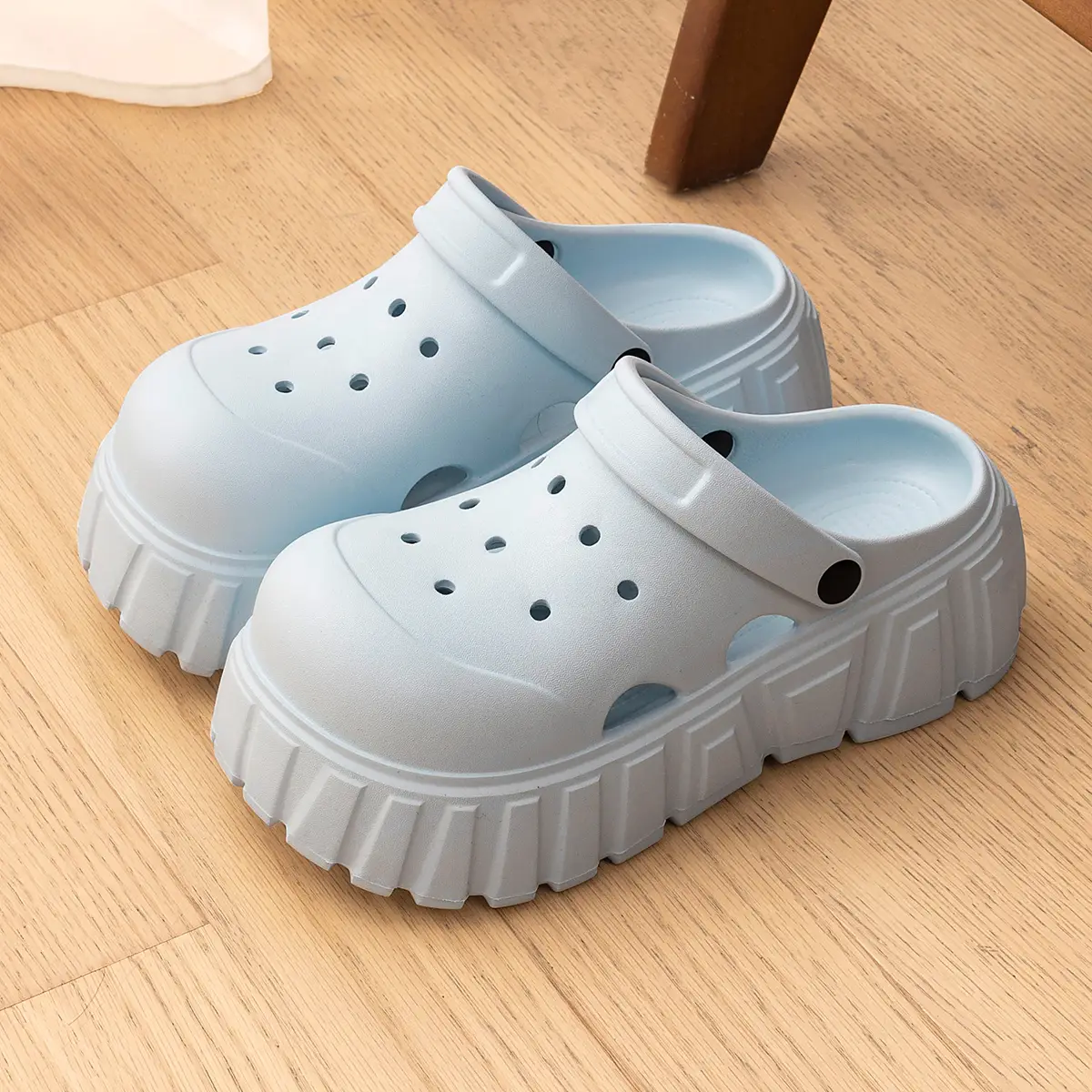 White Non-Slip Hole Earrings Slippers for Women