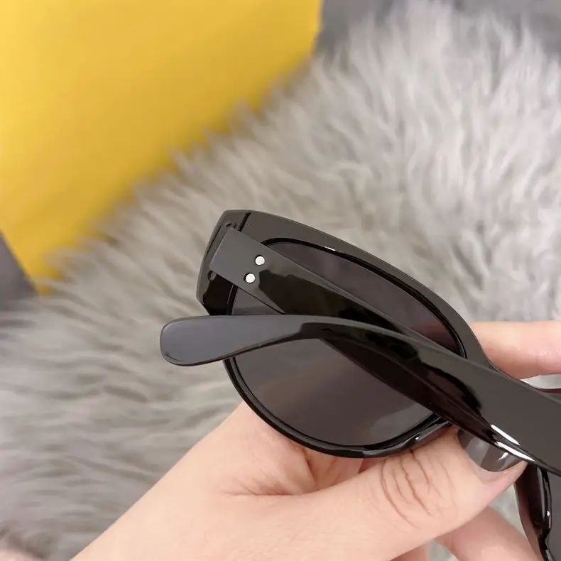 Queen Jiaer White Cat Eye Sunglasses for Men — feature 13