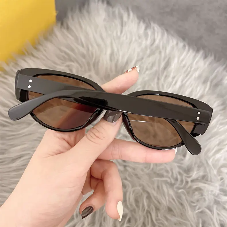 Queen Jiaer White Cat Eye Sunglasses for Men — feature 22