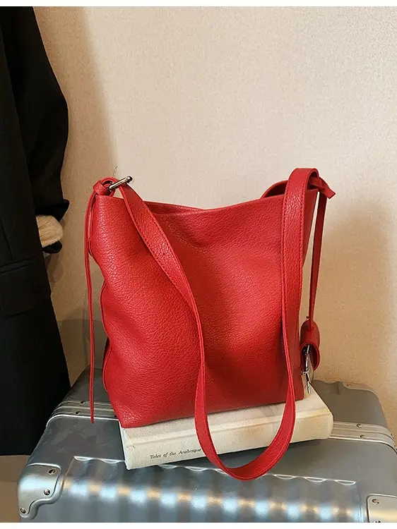 Black Leather Bucket Bag for Women 2025 - Image 8