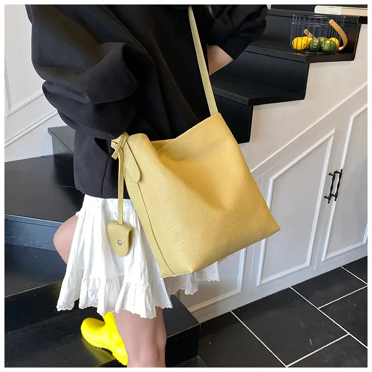 Black Leather Bucket Bag for Women 2025 — feature 14