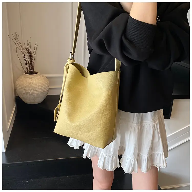 Black Leather Bucket Bag for Women 2025 — feature 15