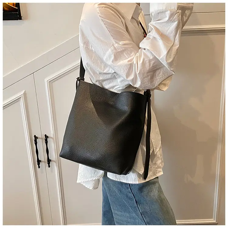 Black Leather Bucket Bag for Women 2025 — feature 16