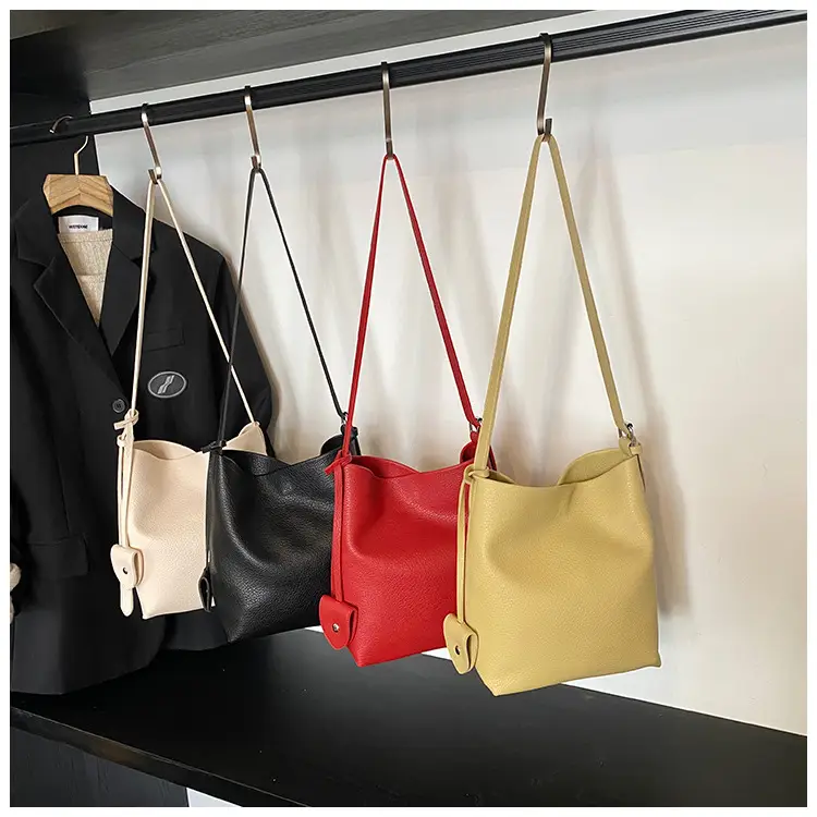 Black Leather Bucket Bag for Women 2025 — feature 7
