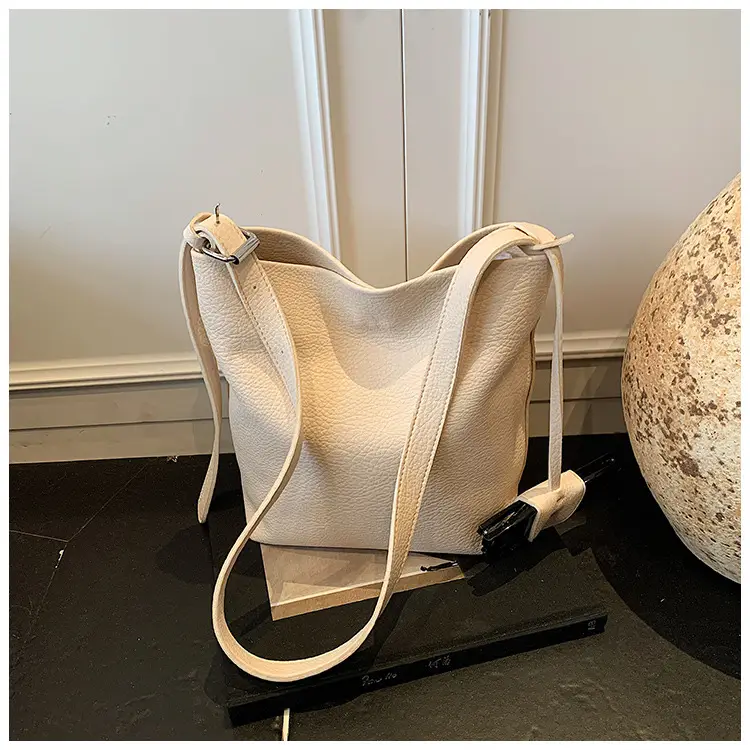 Black Leather Bucket Bag for Women 2025 - Image 3
