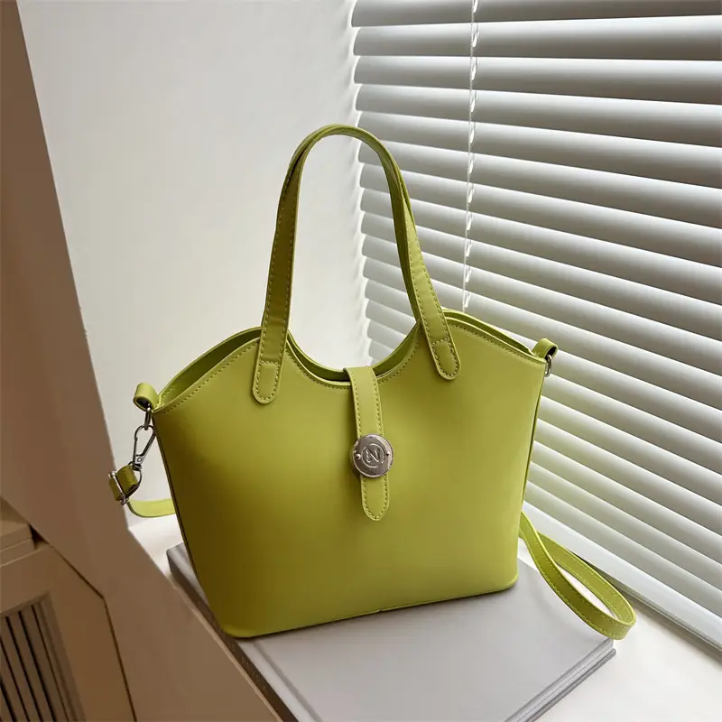Green Vintage Niche Handbag for Women - Image 8