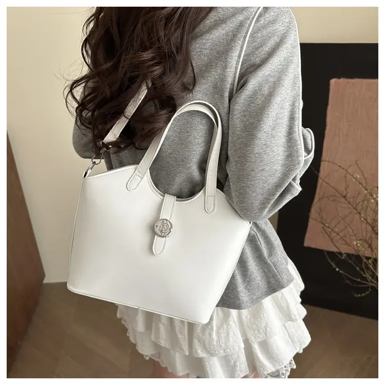 Green Vintage Niche Handbag for Women — feature 2