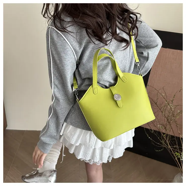 Green Vintage Niche Handbag for Women — feature 26