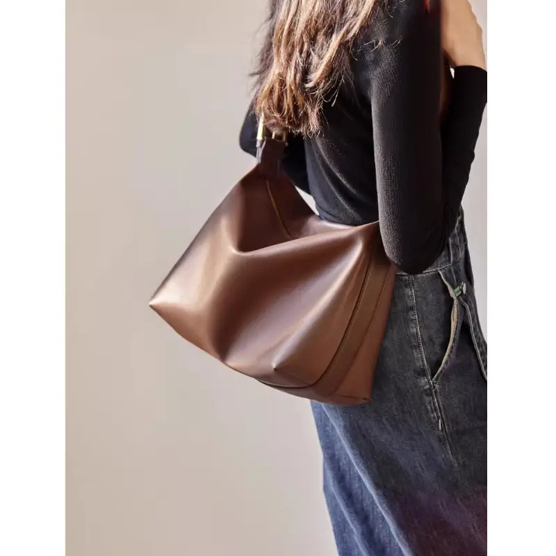 Women's Brown Leather Shoulder Bag with Crossbody Strap - Image 5