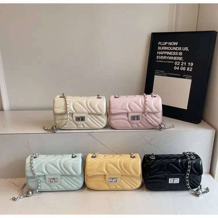 Black Chain Crossbody Bag Korean Style 2026 — feature 1