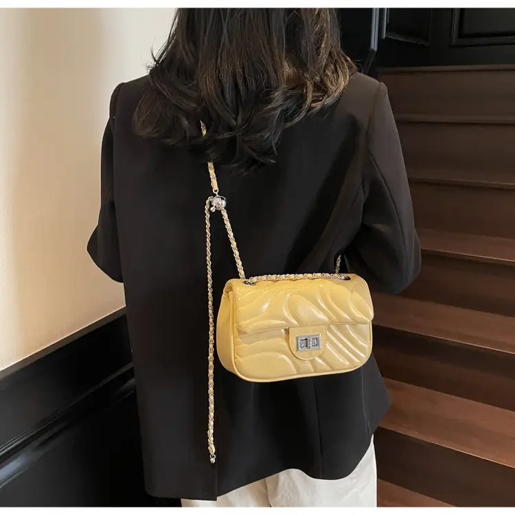 Black Chain Crossbody Bag Korean Style 2026 — feature 21