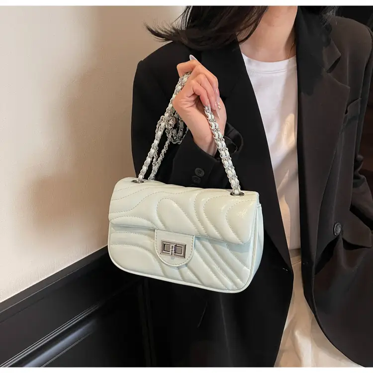Black Chain Crossbody Bag Korean Style 2026 — feature 22