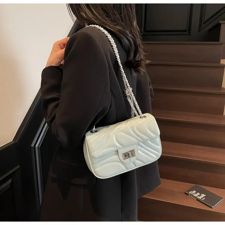 Black Chain Crossbody Bag Korean Style 2026 — feature 24
