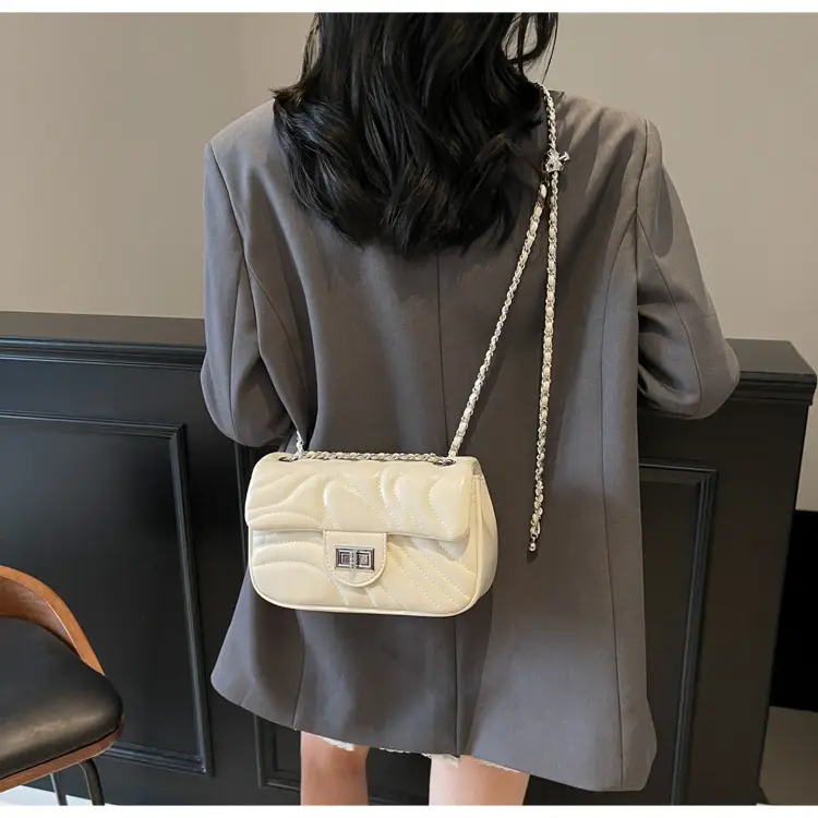 Black Chain Crossbody Bag Korean Style 2026 — feature 31