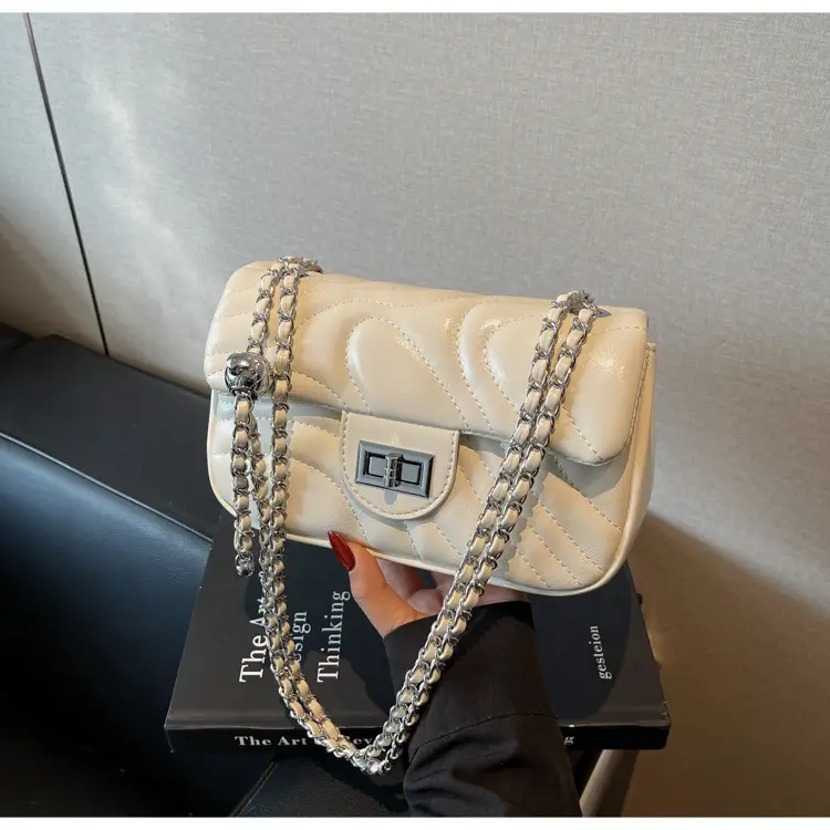 Black Chain Crossbody Bag Korean Style 2026 - Image 2
