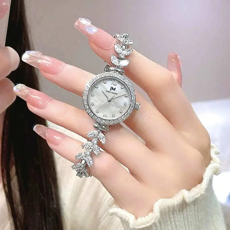 New Mermaid Watch Women's Exquisite Light Luxury Niche High-end Sense Bracelet Small Mermaid Quartz Women's Watch - Image 10