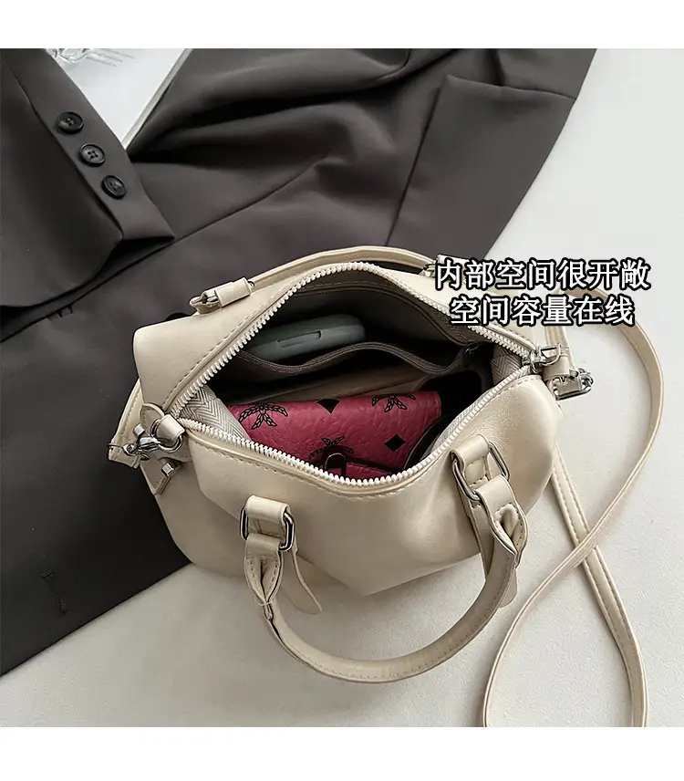 Light Blue Leather Handbag for Women 2026 — feature 7