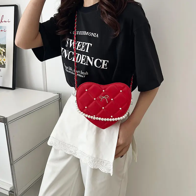 Pink Heart-Shaped Diamond Embossed Shoulder Bag for Women — feature 26