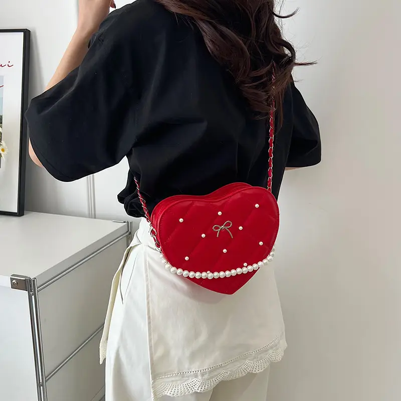 Pink Heart-Shaped Diamond Embossed Shoulder Bag for Women — feature 27