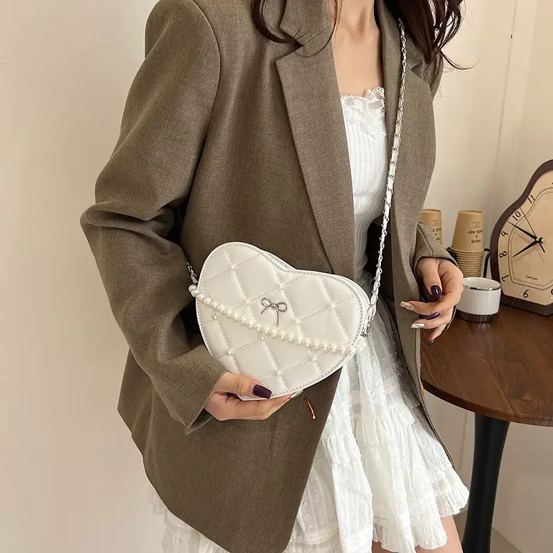 Pink Heart-Shaped Diamond Embossed Shoulder Bag for Women — feature 32