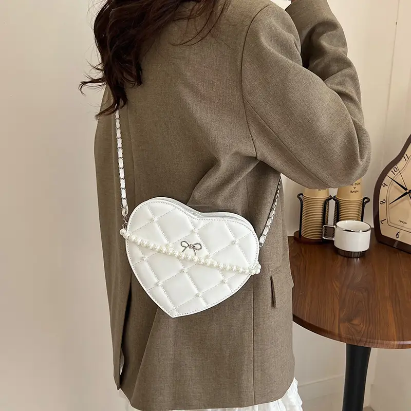 Pink Heart-Shaped Diamond Embossed Shoulder Bag for Women — feature 33
