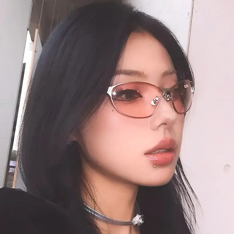 American Cat's Eye Wind Sunglasses Gold Frame — feature 1