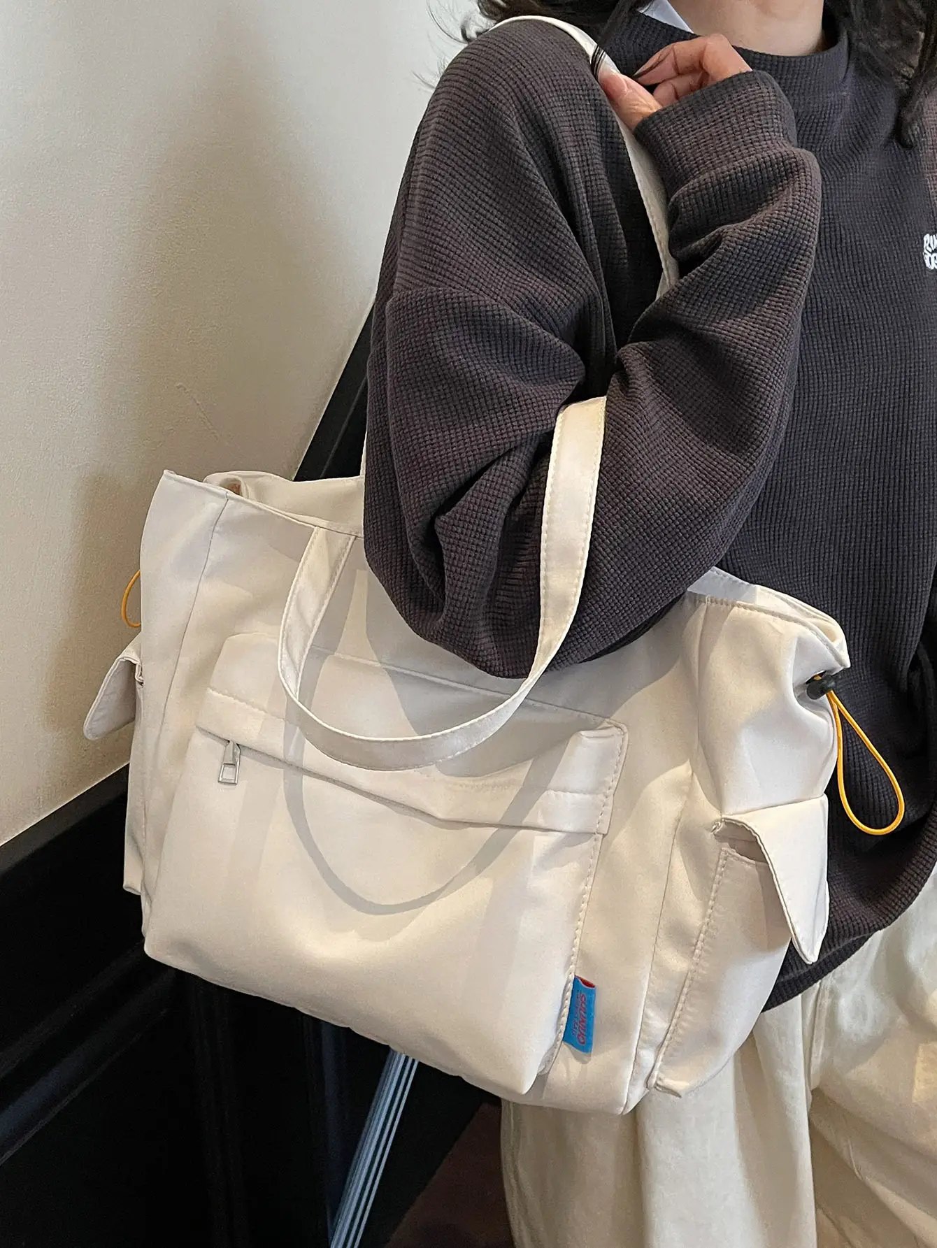 White Canvas Multi-Pocket Shoulder Bag Large Capacity — feature 34