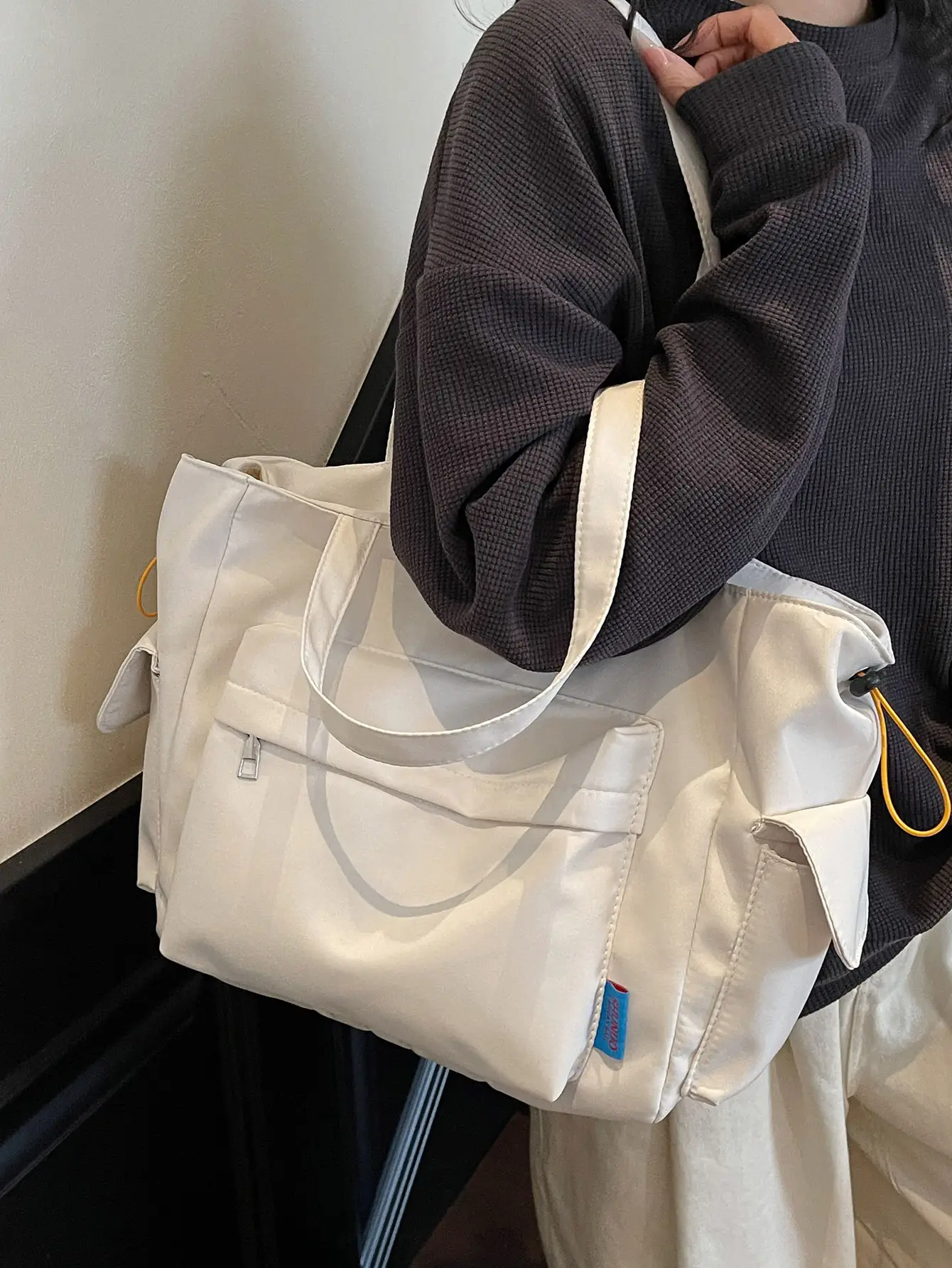 White Canvas Multi-Pocket Shoulder Bag Large Capacity — feature 36