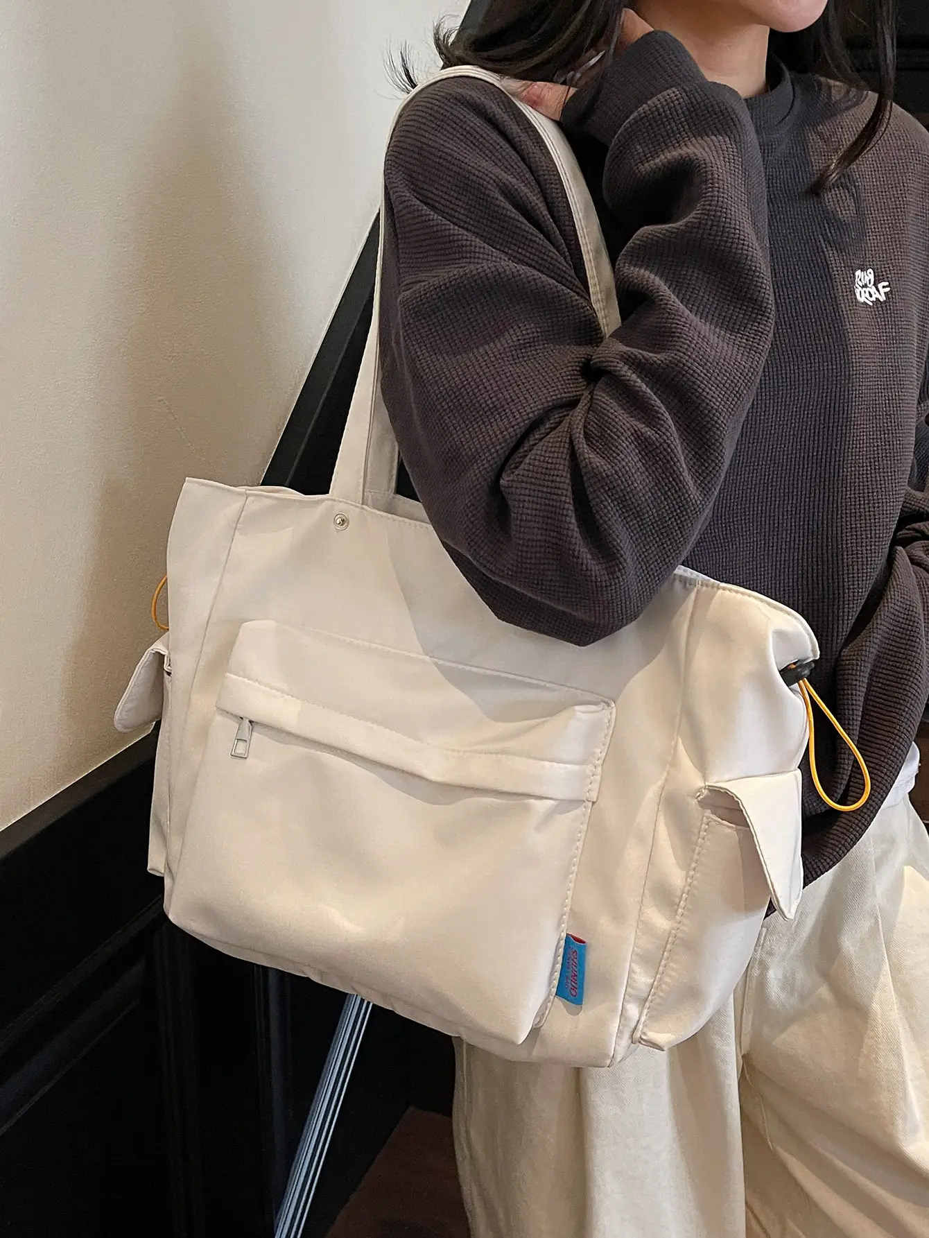 White Canvas Multi-Pocket Shoulder Bag Large Capacity — feature 38