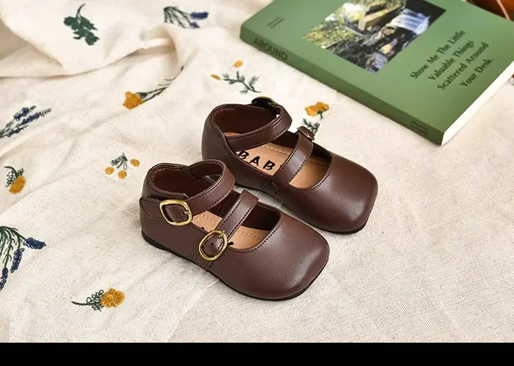Black Princess Baby Shoes with Gold Buckle Sole — feature 4