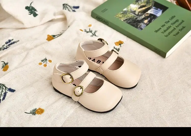 Black Princess Baby Shoes with Gold Buckle Sole — feature 5